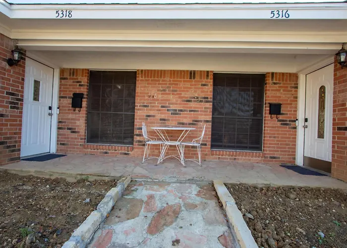 The Wonder - Sleeps 11 Near Tcu